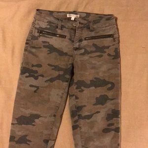 Camo skinny jeans